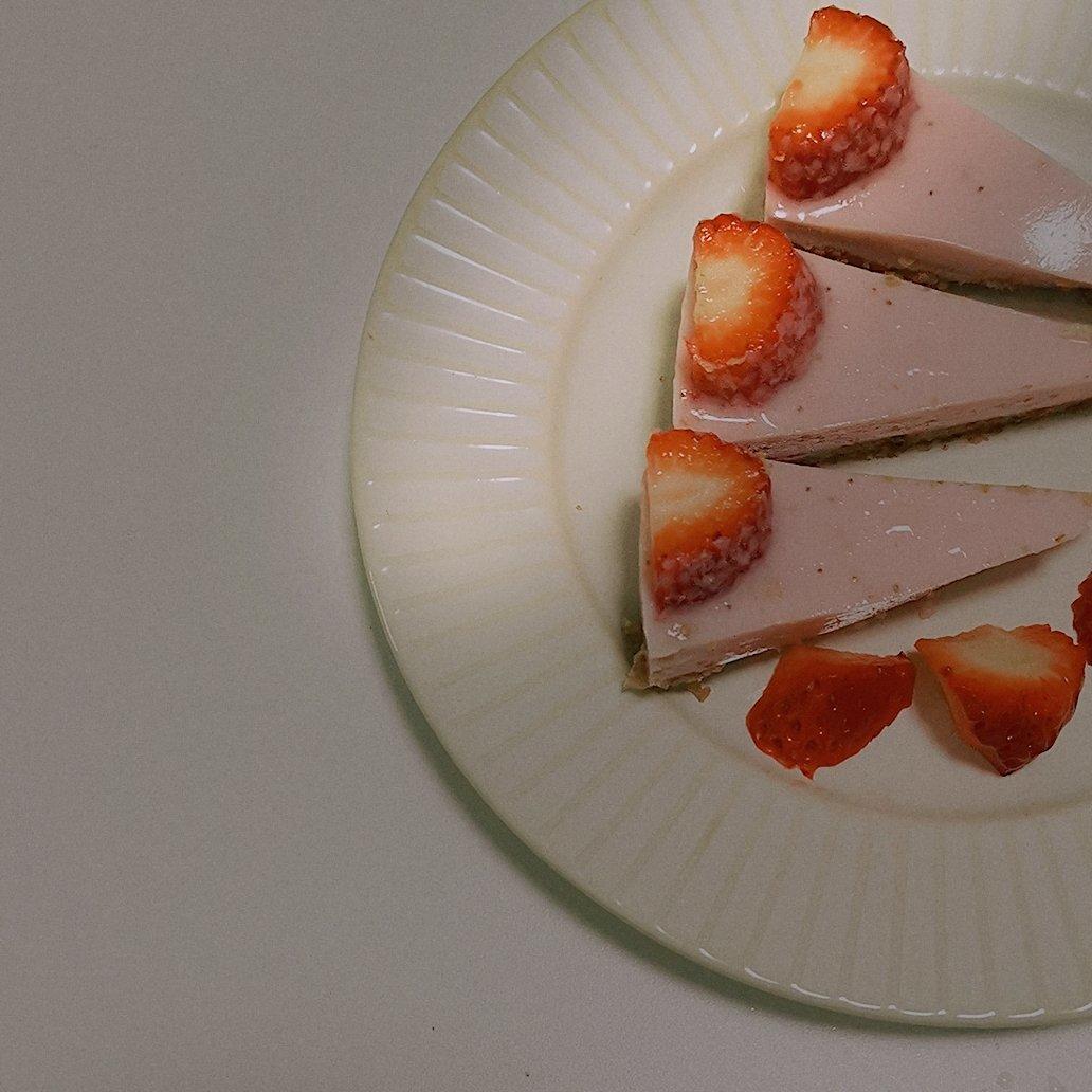 低脂低糖草莓酸奶慕斯6寸蛋糕（手残党也能成功）