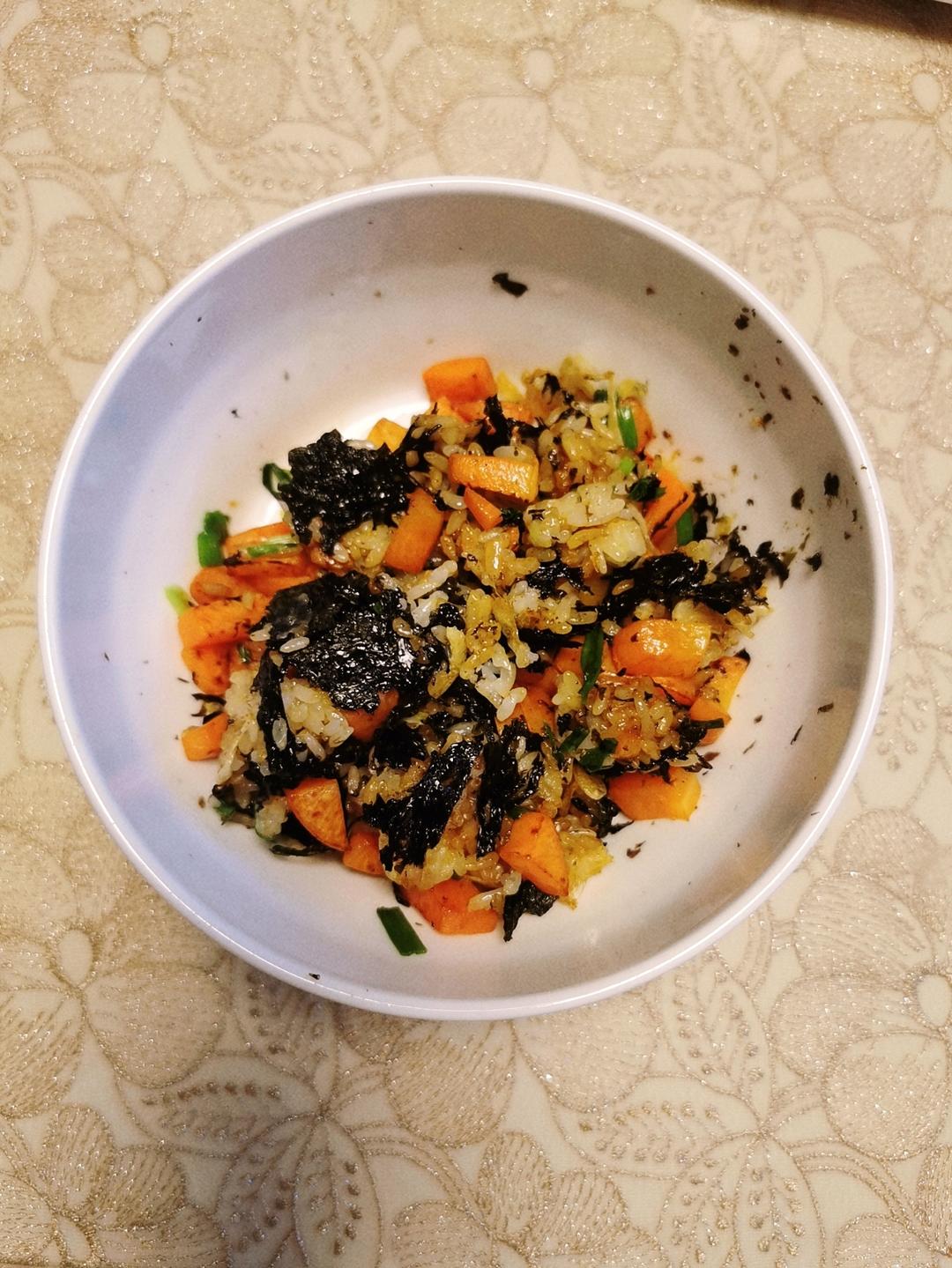 万变的紫菜炒饭