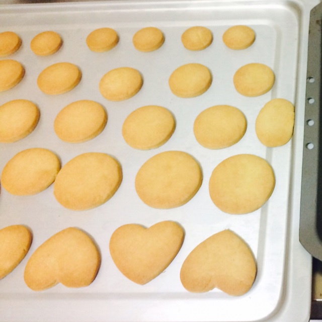 超简单！好吃又平整的糖霜饼干底的做法（附贴心小提示哦）