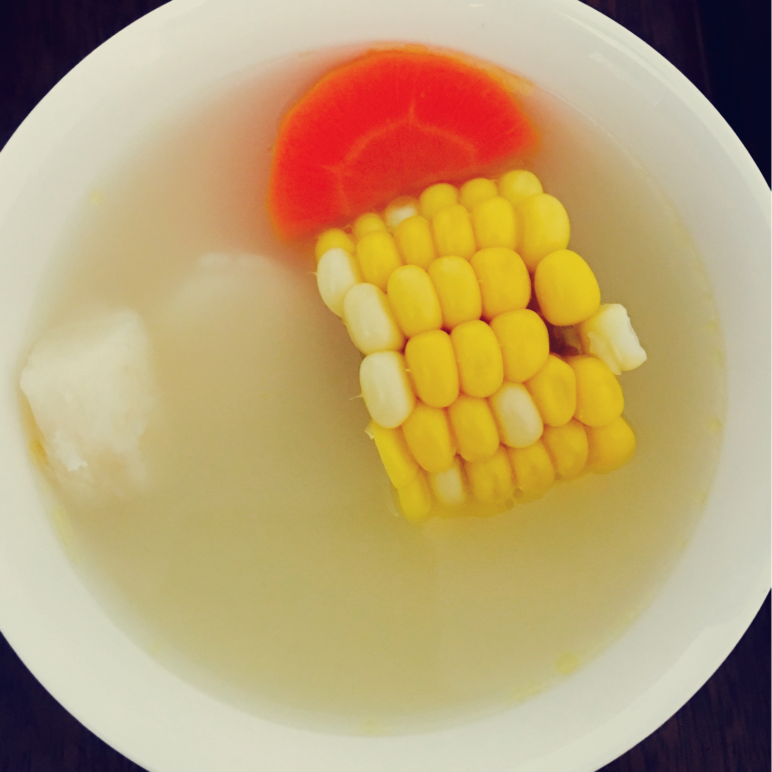 胡萝卜玉米龙骨汤