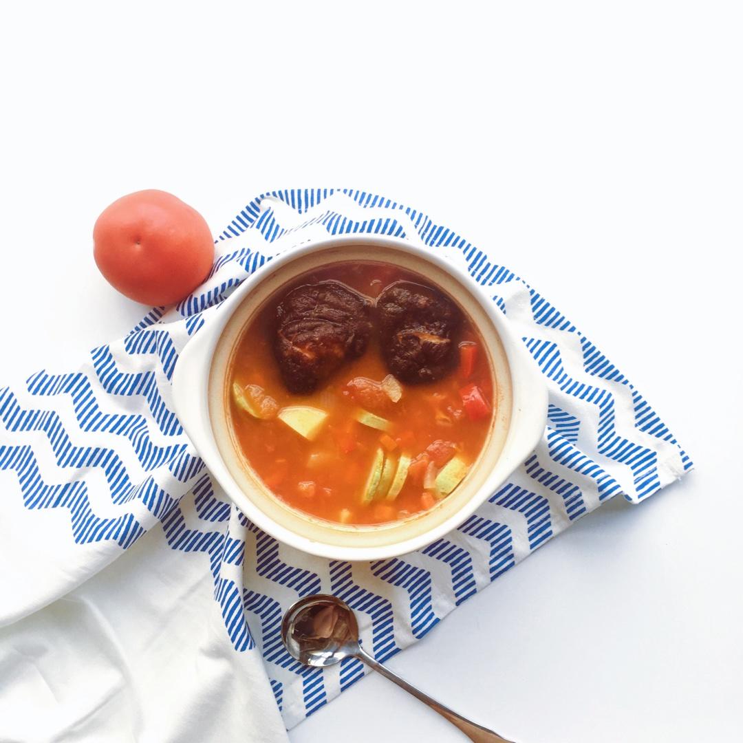 （减脂减重餐）番茄土豆蔬菜浓汤