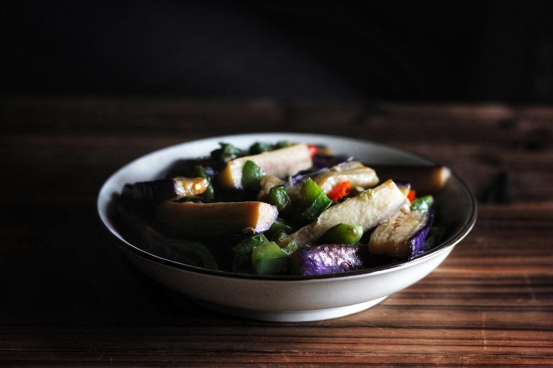 红烧茄子（教你炒茄子不变色的小妙招）