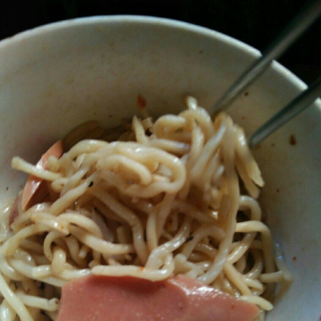 街头风味辣条炒面