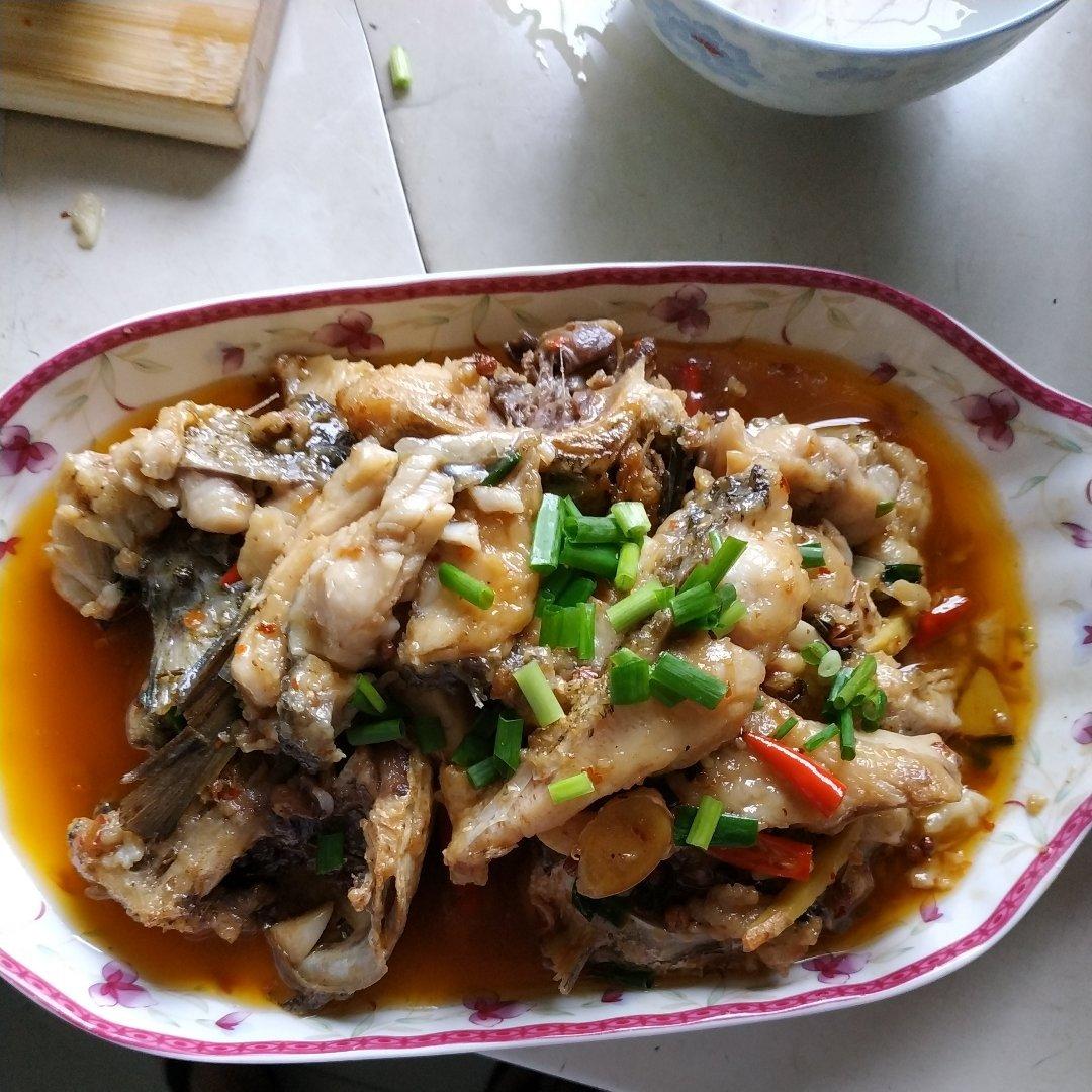 蒜子啤酒烧鱼块