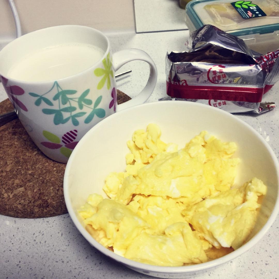 美式炒蛋 scrambled eggs
