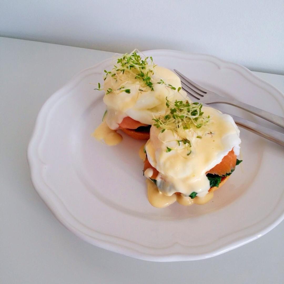 Eggs Royale