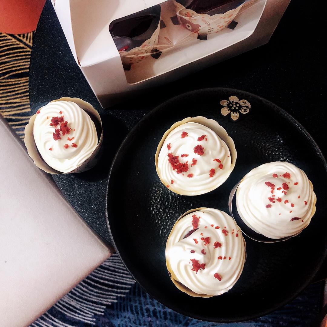 纯正美式红丝绒杯子蛋糕 Red Velvet Cupcake（零失败配方）