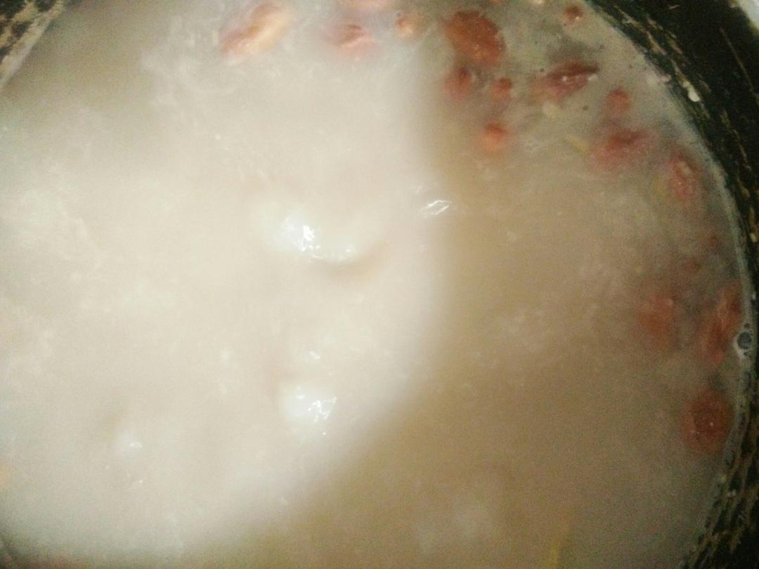 奶白营养大骨汤