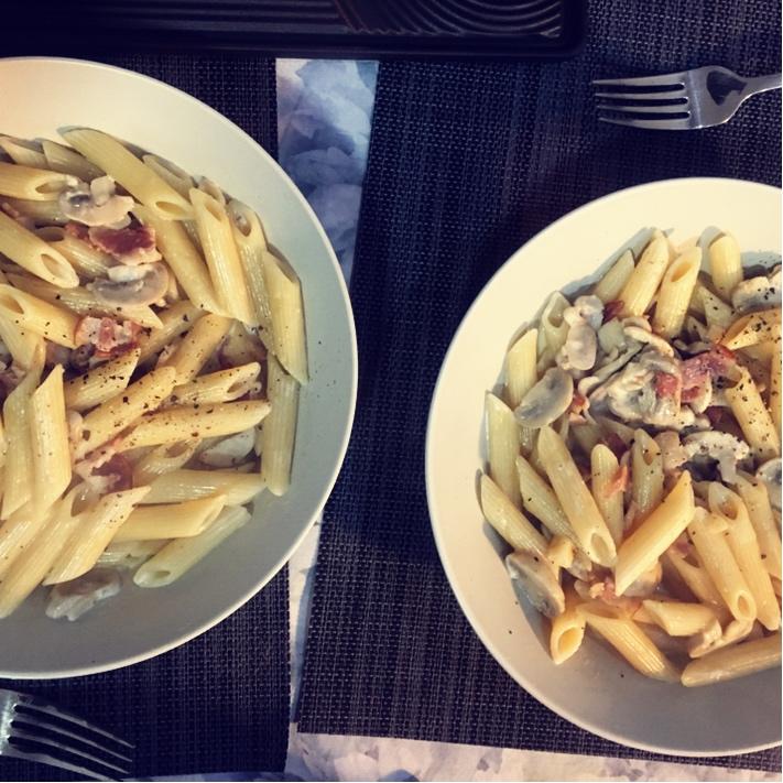 白蘑菇奶油培根意面