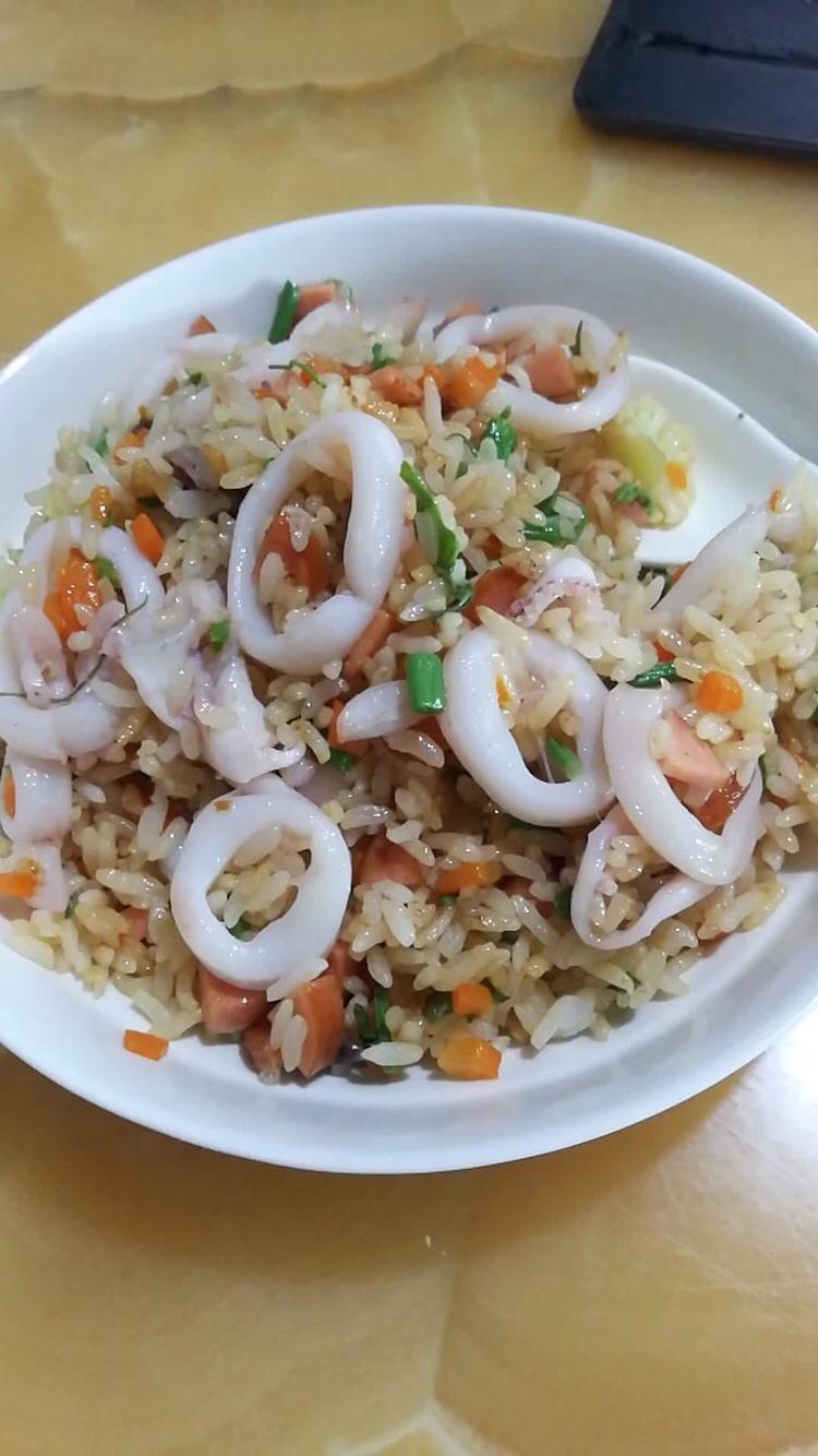 鲜鱿鱼炒饭