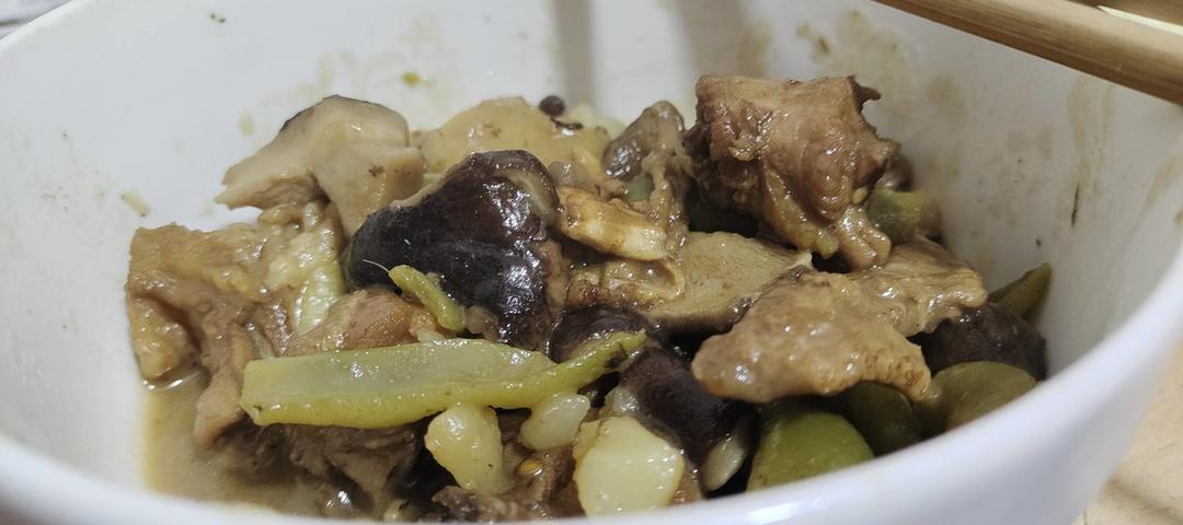 香菇烧鸡块