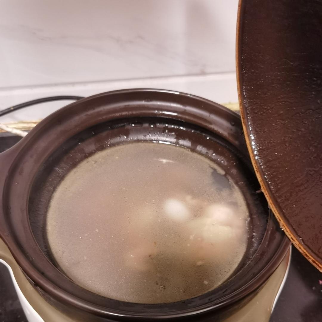 营养健康的高汤筒骨面