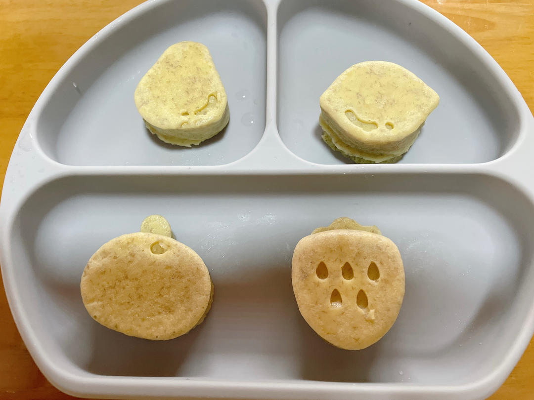 宝宝辅食:苹果红枣蒸糕