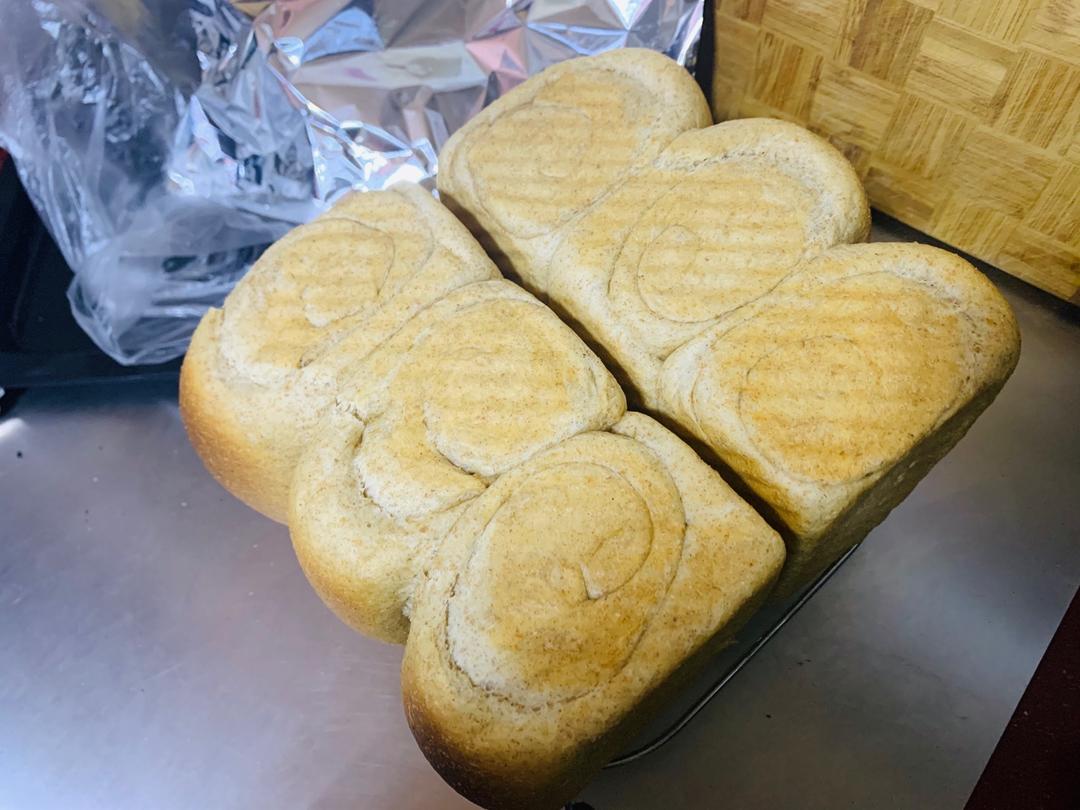 【健康烘培】超低卡黑全麦吐司