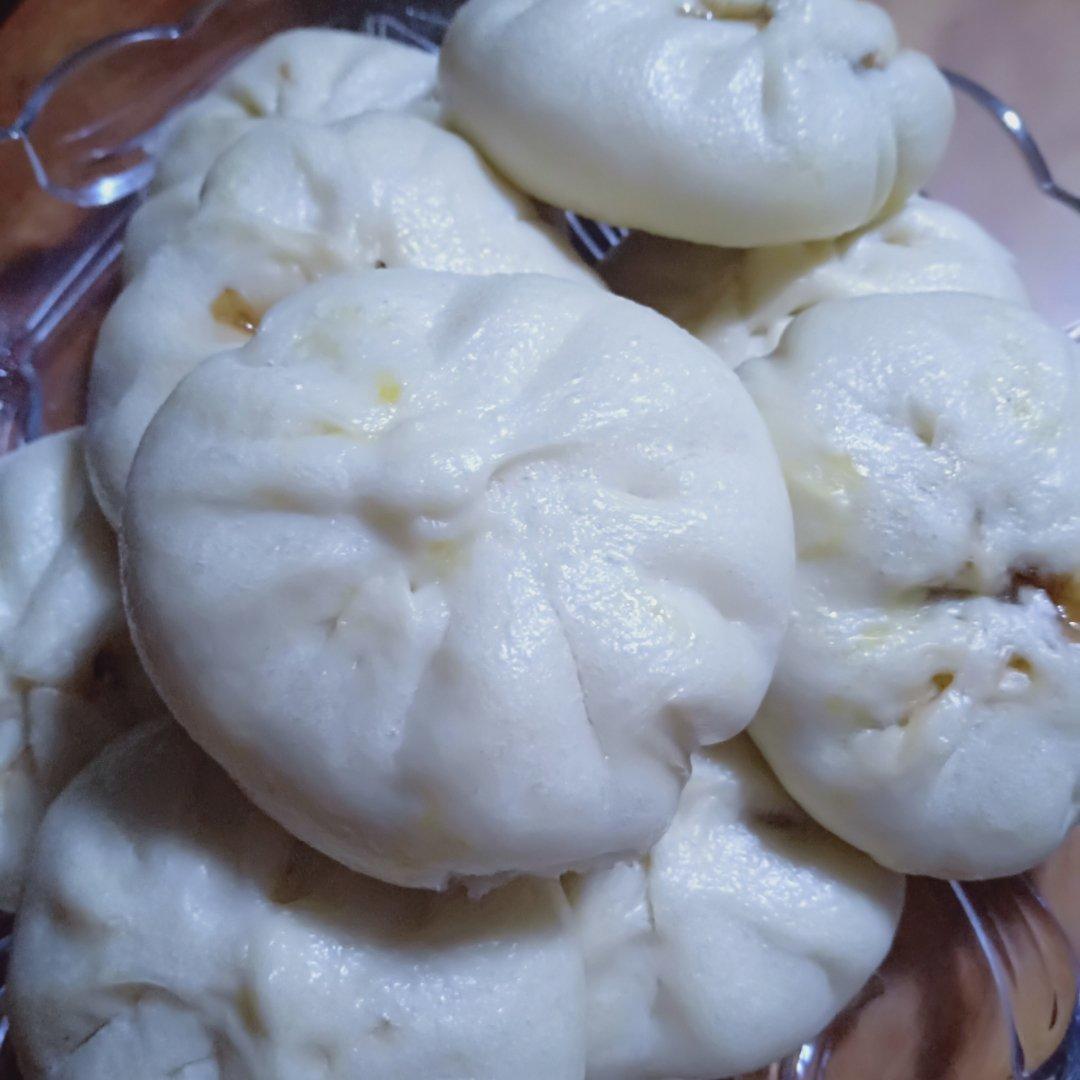 云朵般松软爆浆蜜汁叉烧包