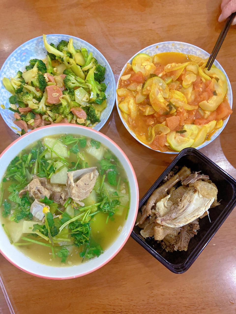 番茄炒西葫芦（已更新）( Stir-fried Tomato and Zucchini )