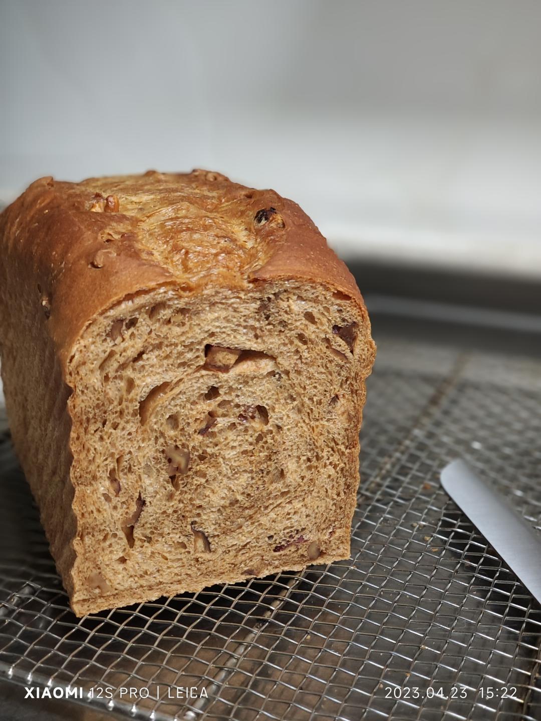 红枣核桃料多多，一炉8条小吐司记录