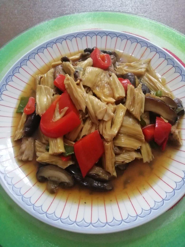 腐竹烧香菇