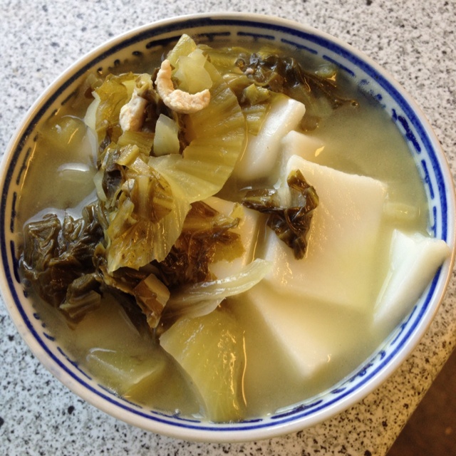 雪菜笋丝年糕汤