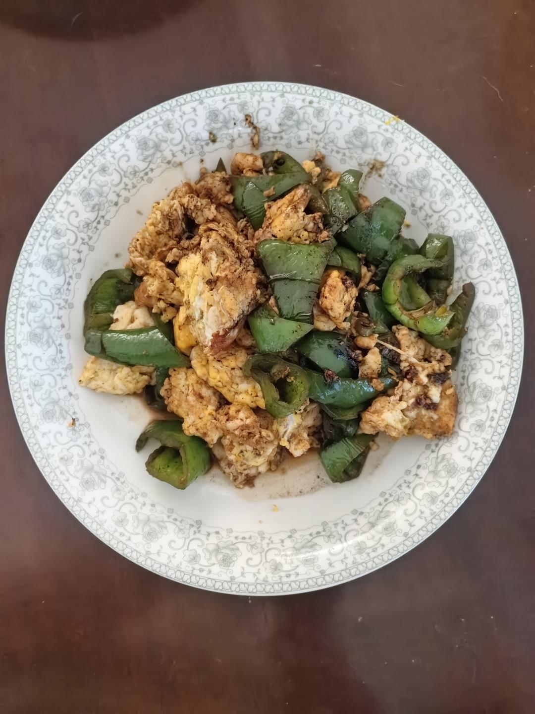 妈妈做的土鸡蛋炒青椒