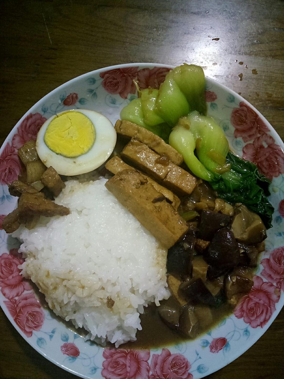 洋葱酥卤肉饭