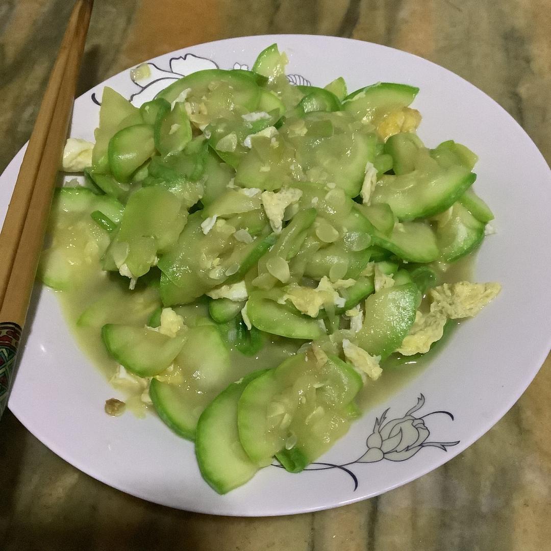 西葫芦炒鸡蛋(从不修图，拒绝夸张)