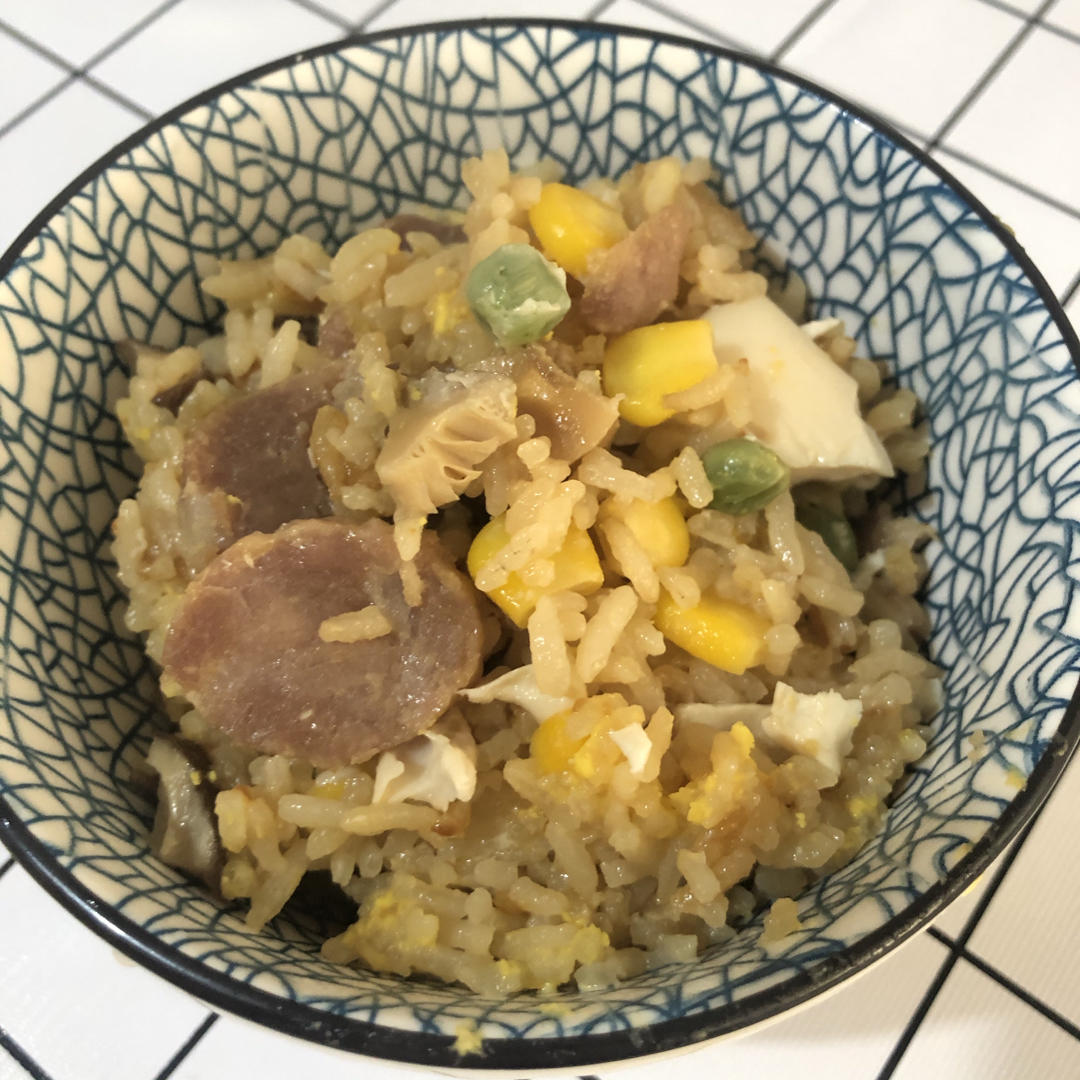 懒人电饭锅香肠焖饭/煲仔饭