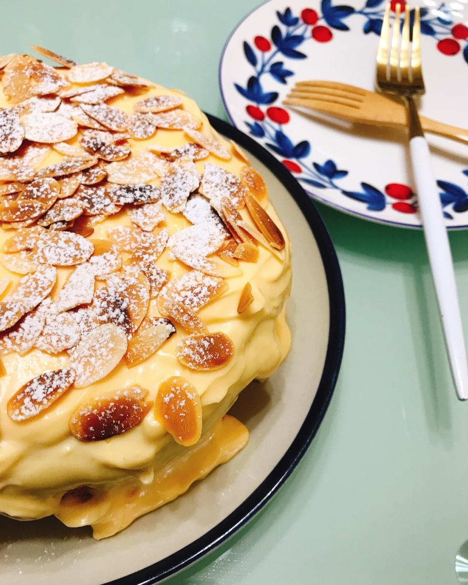 海盐奶盖爆浆蛋糕和爆浆纸杯蛋糕