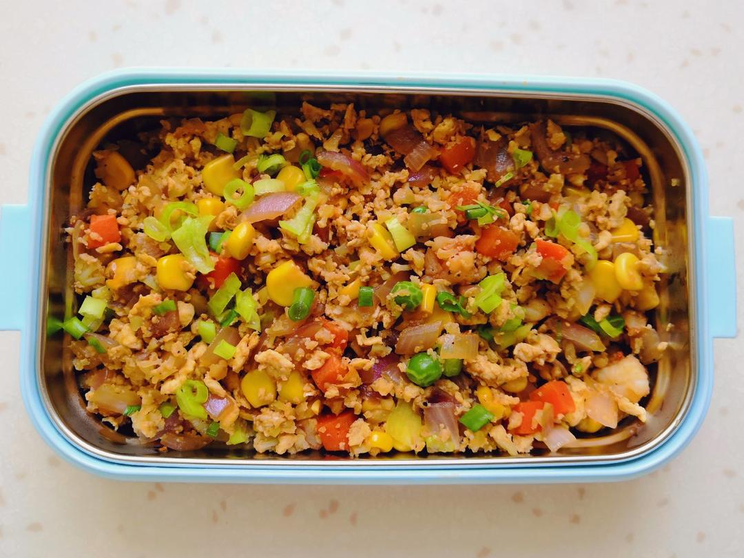 谁吃谁瘦的欧阳娜娜同款无米炒饭，好吃低卡又饱腹，减肥姐妹的福音！