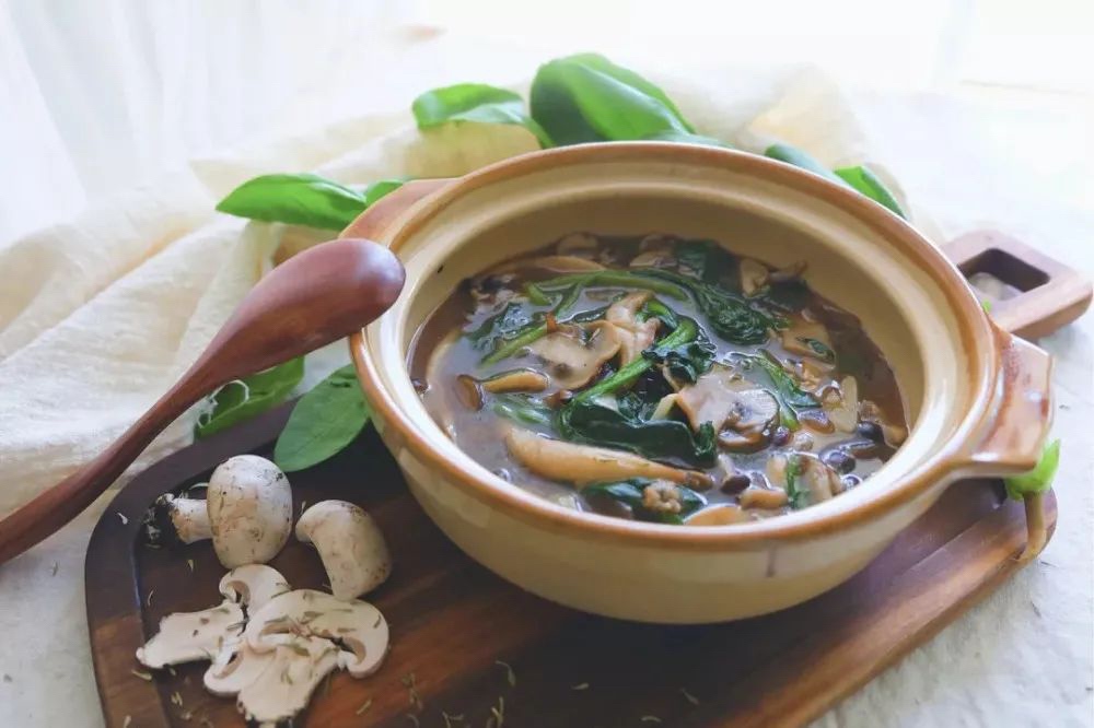 蘑菇菠菜汤