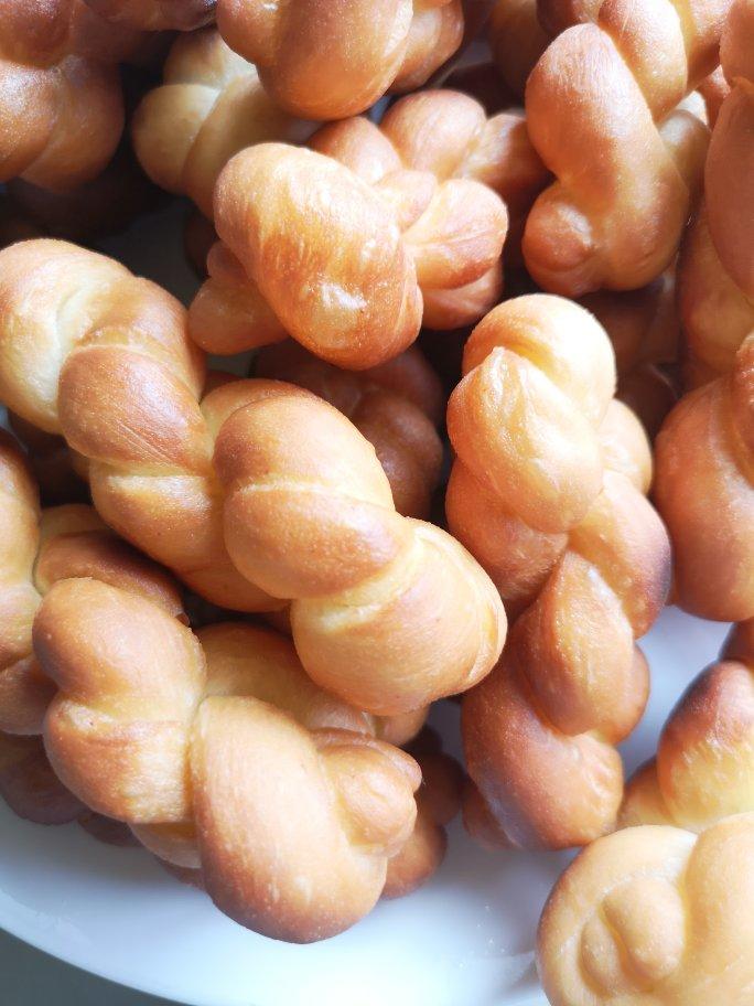 松软香甜的蜂蜜牛奶麻花