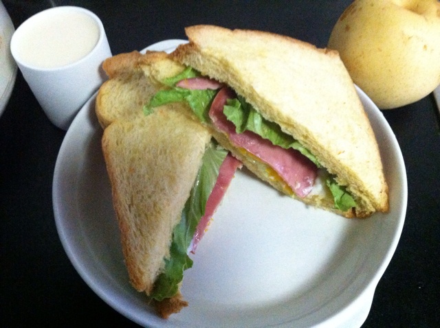 火腿煎蛋三文治