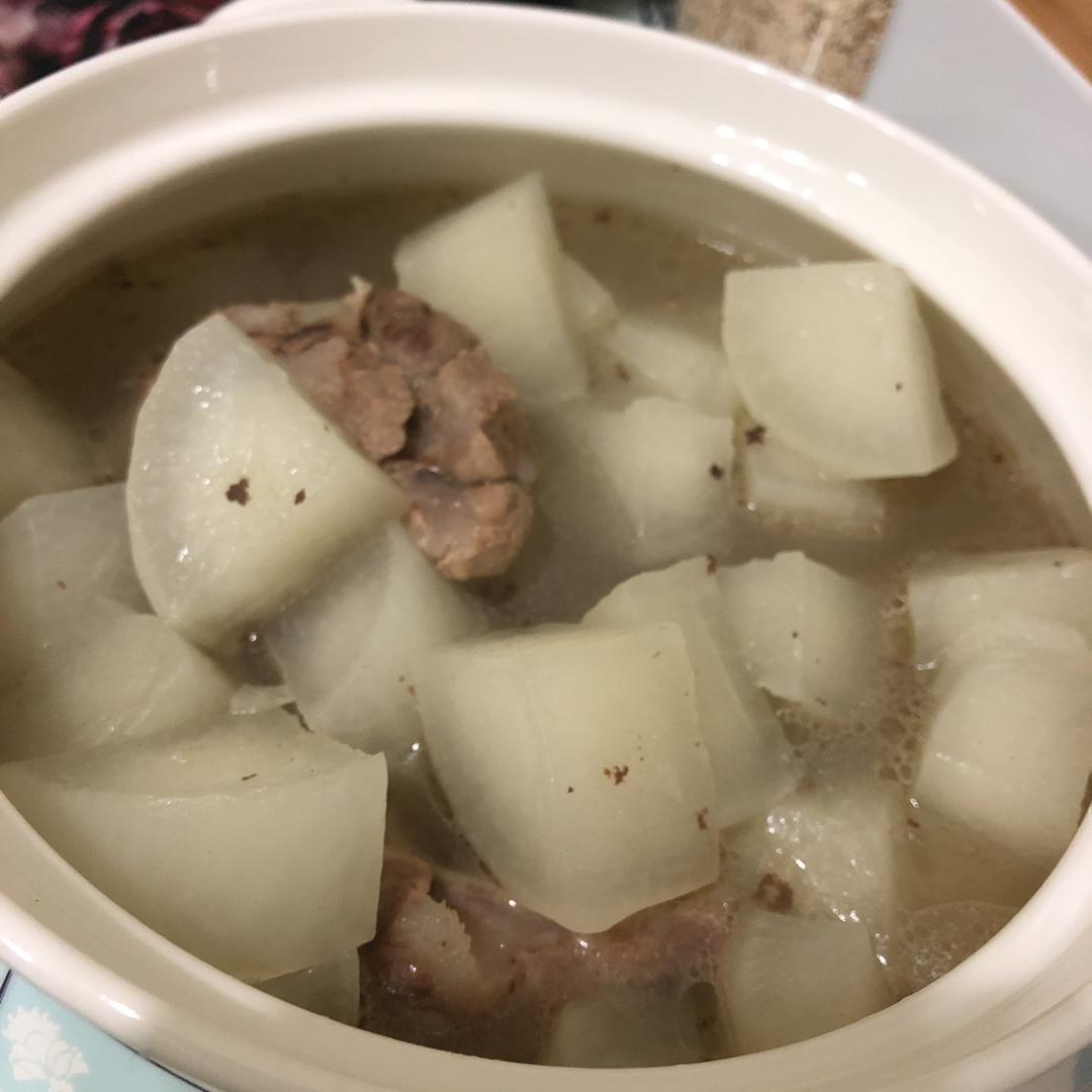 棒骨萝卜汤
