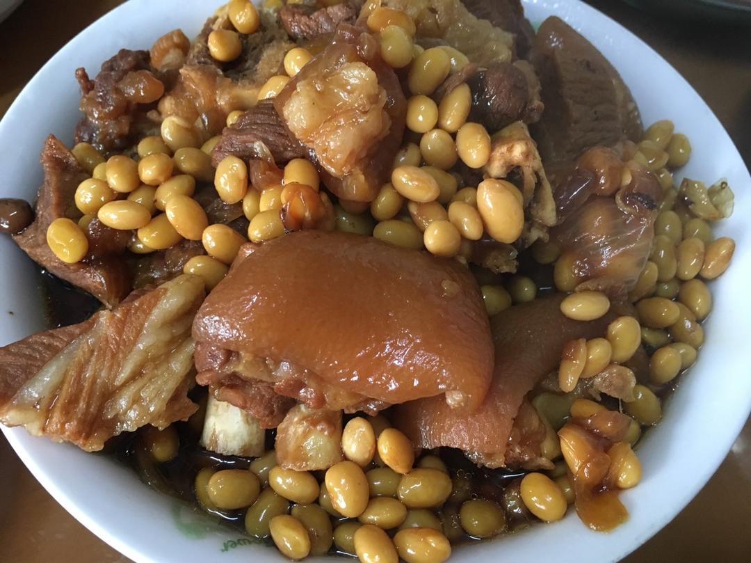红烧黄豆猪蹄