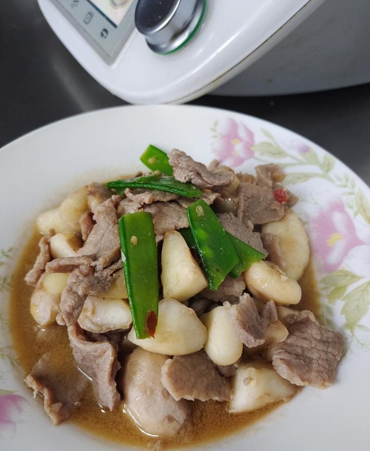 菱角炒肉(美善品小美食谱)