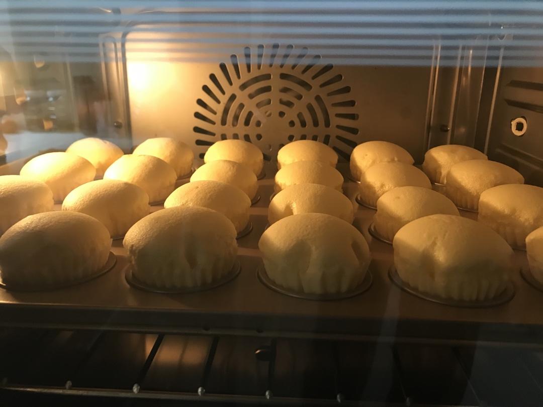 不开裂不回缩的纸杯小蛋糕