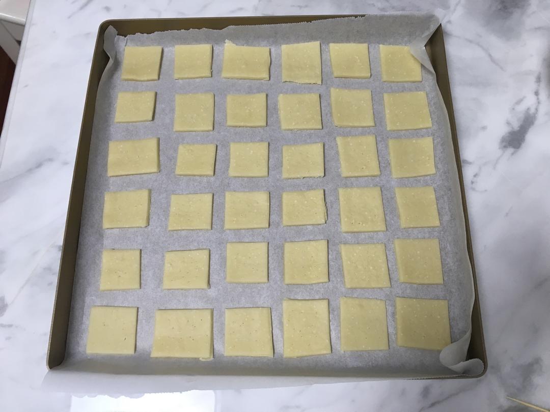 高钙奶盐苏打饼干