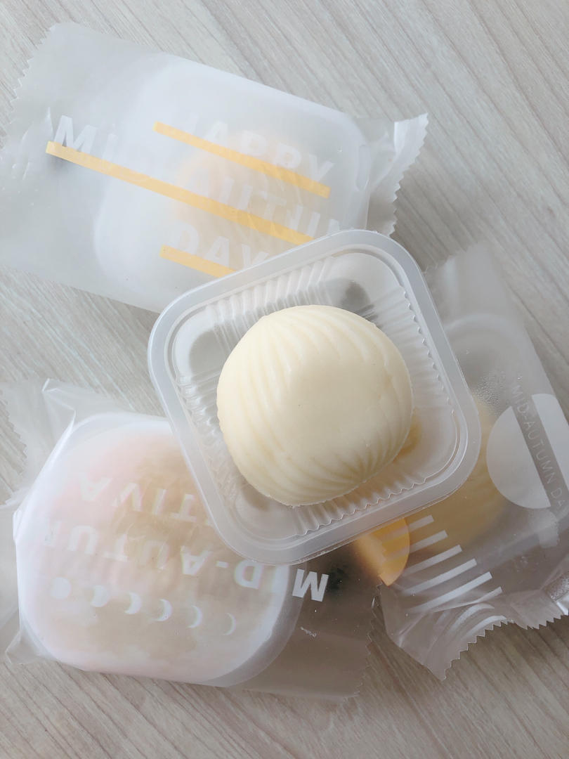 榴莲芝士冰皮月饼