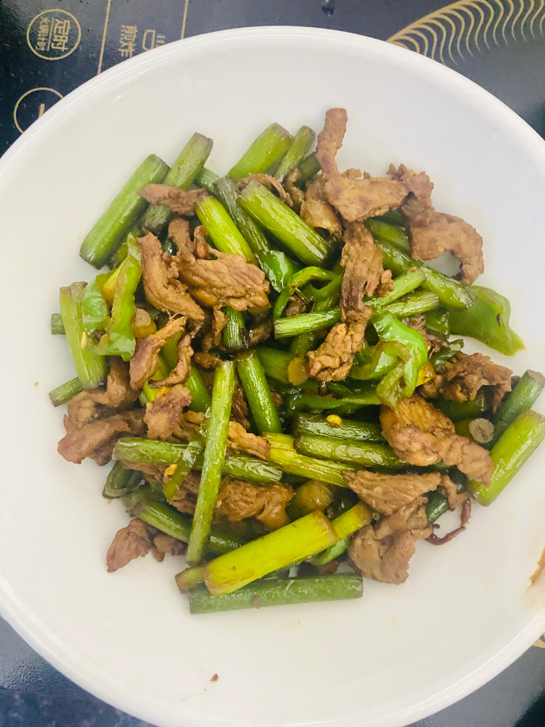 简单易做的下饭菜－蒜苔炒肉