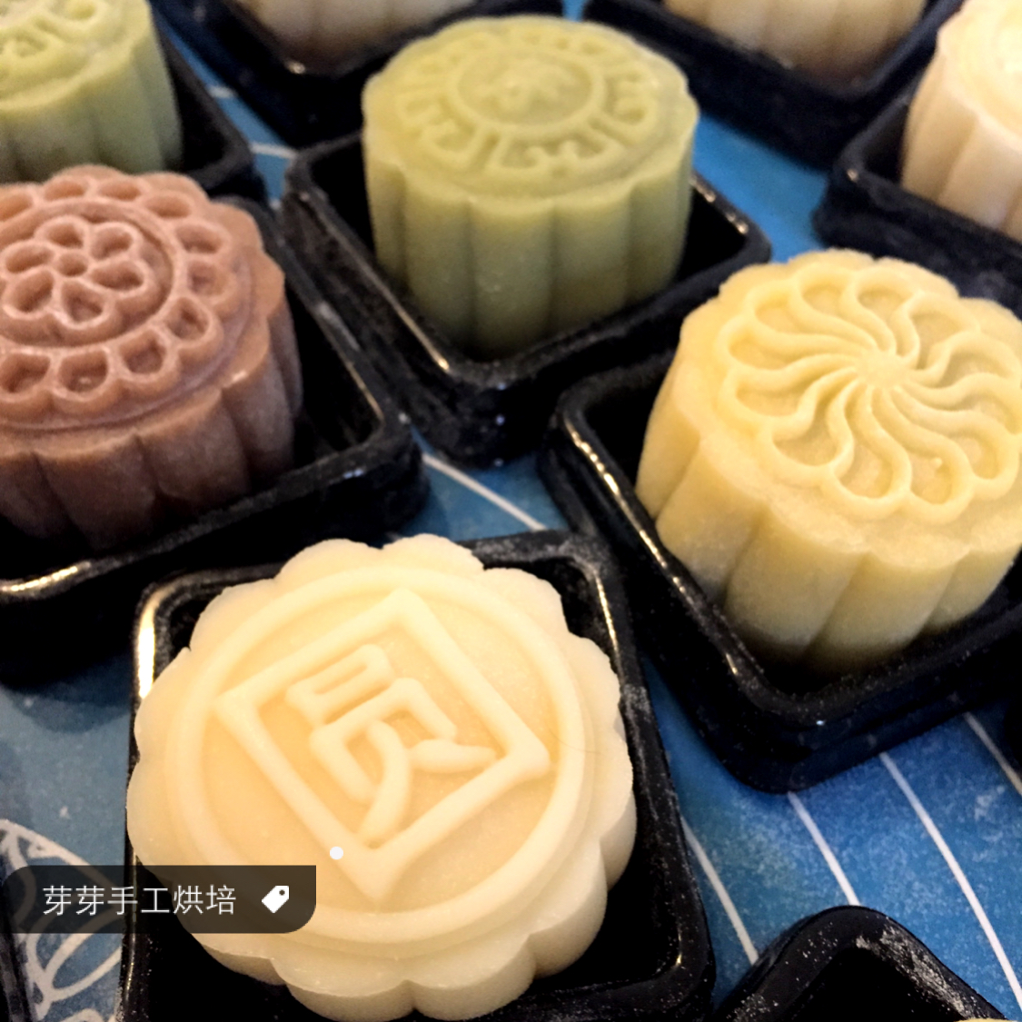 彩色冰皮月饼