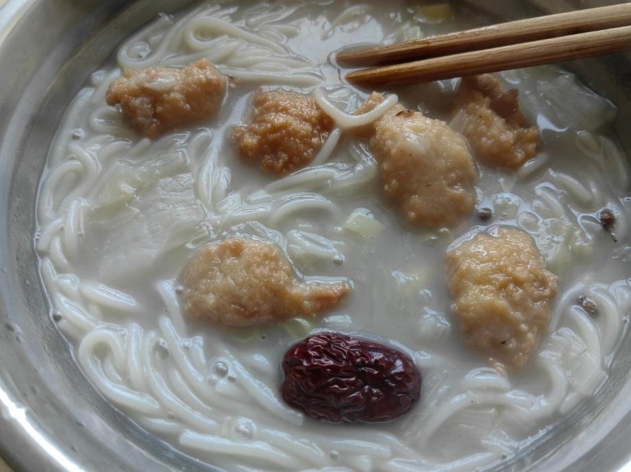 白菜丸子粉丝汤