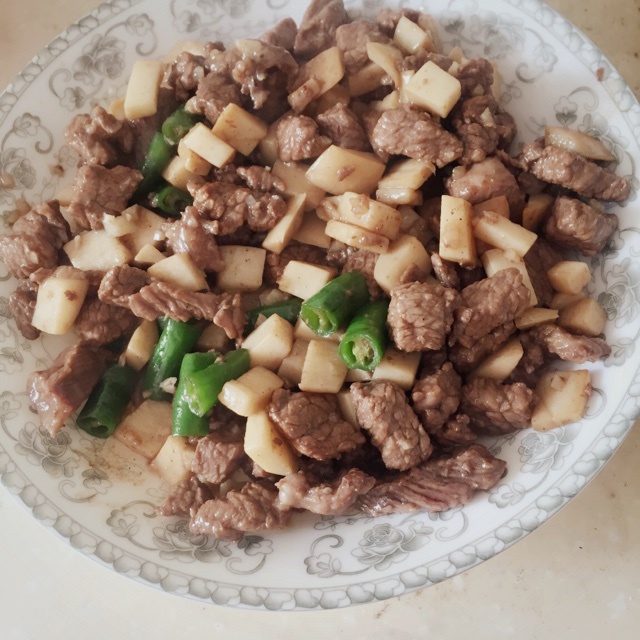 黑椒杏鲍菇牛肉粒