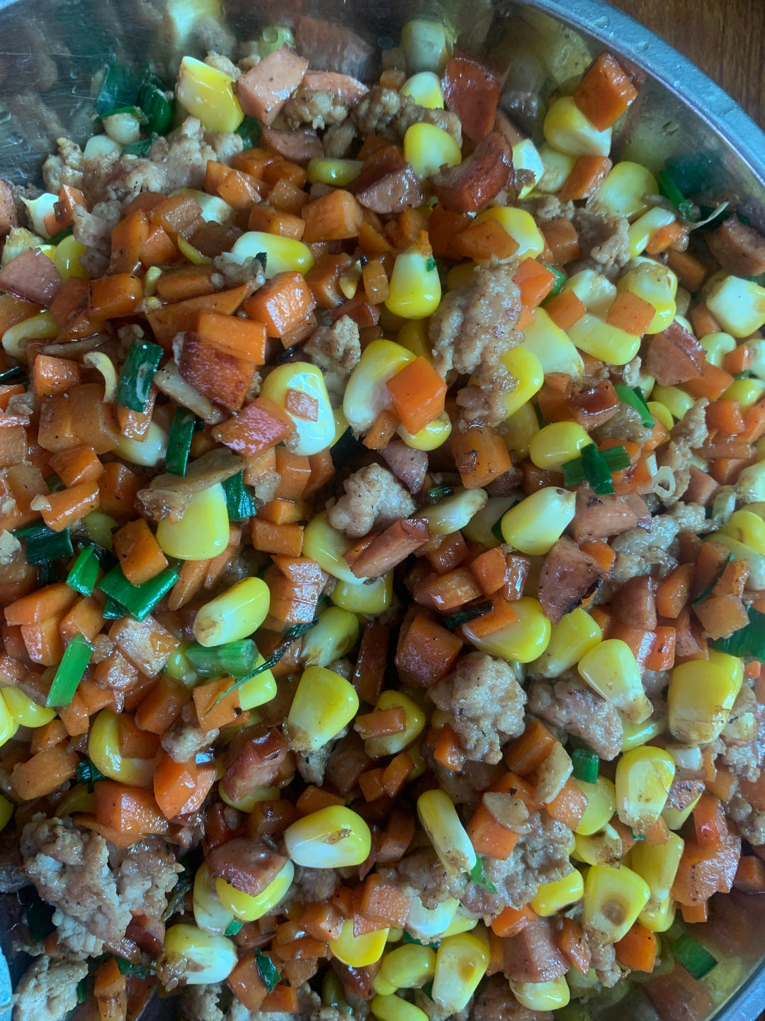 炒四丁（肉丁、豌豆、胡萝卜丁、玉米粒）