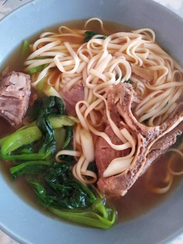 大骨头汤面