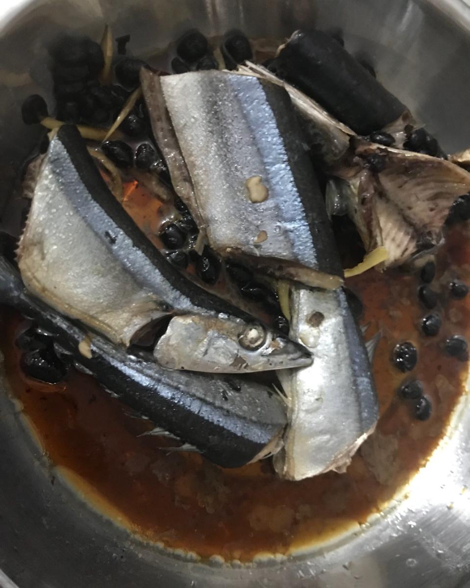 豆豉蒸秋刀鱼