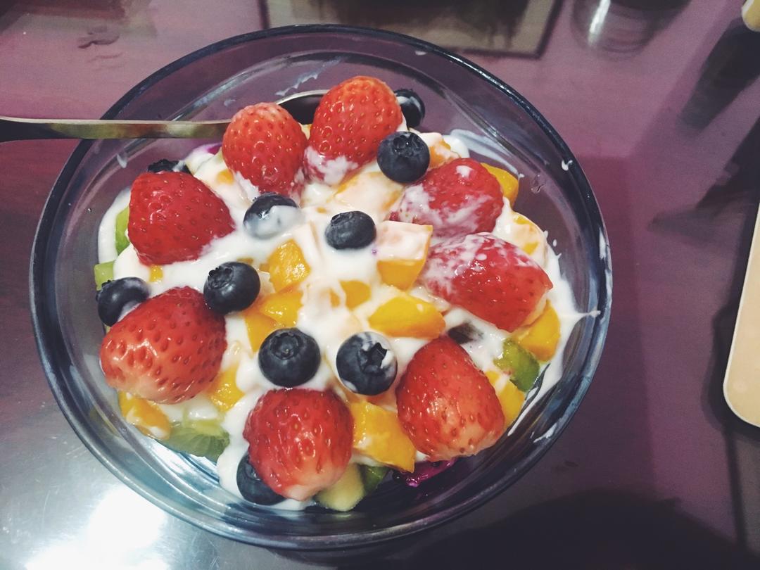 水果酸奶沙拉
