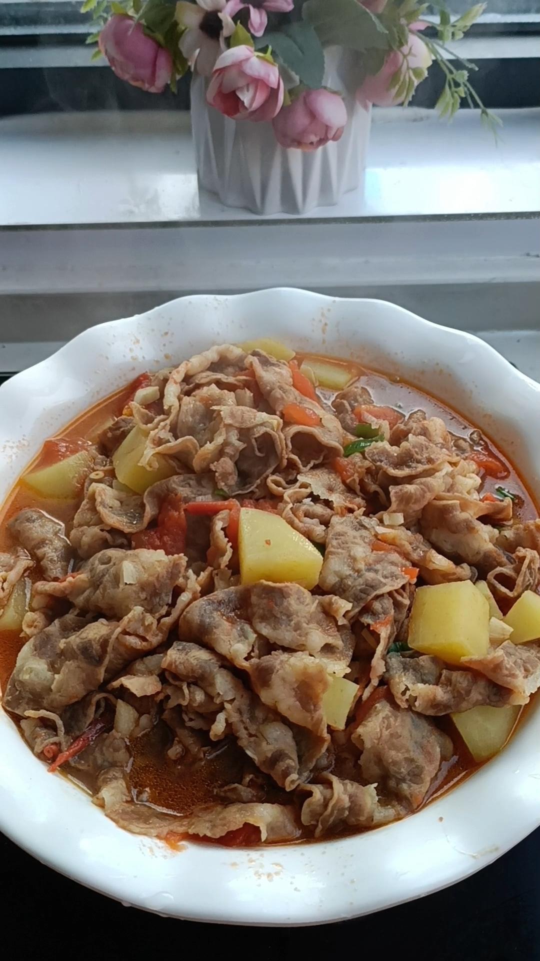 汤汁浓郁！好喝到汤汁都不剩的番茄土豆肥牛汤