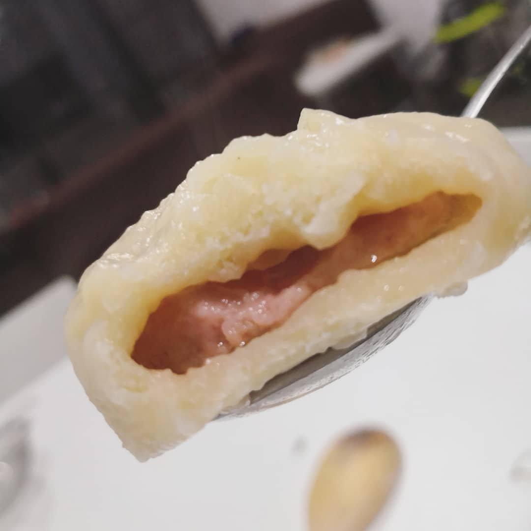 松软多汁的肉包子