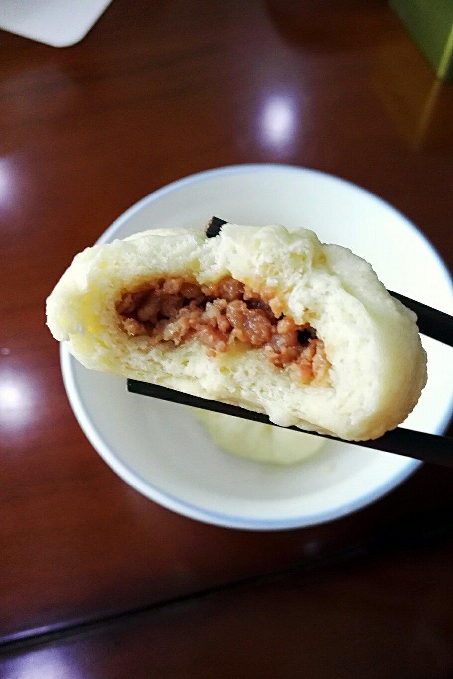 云朵般松软爆浆蜜汁叉烧包