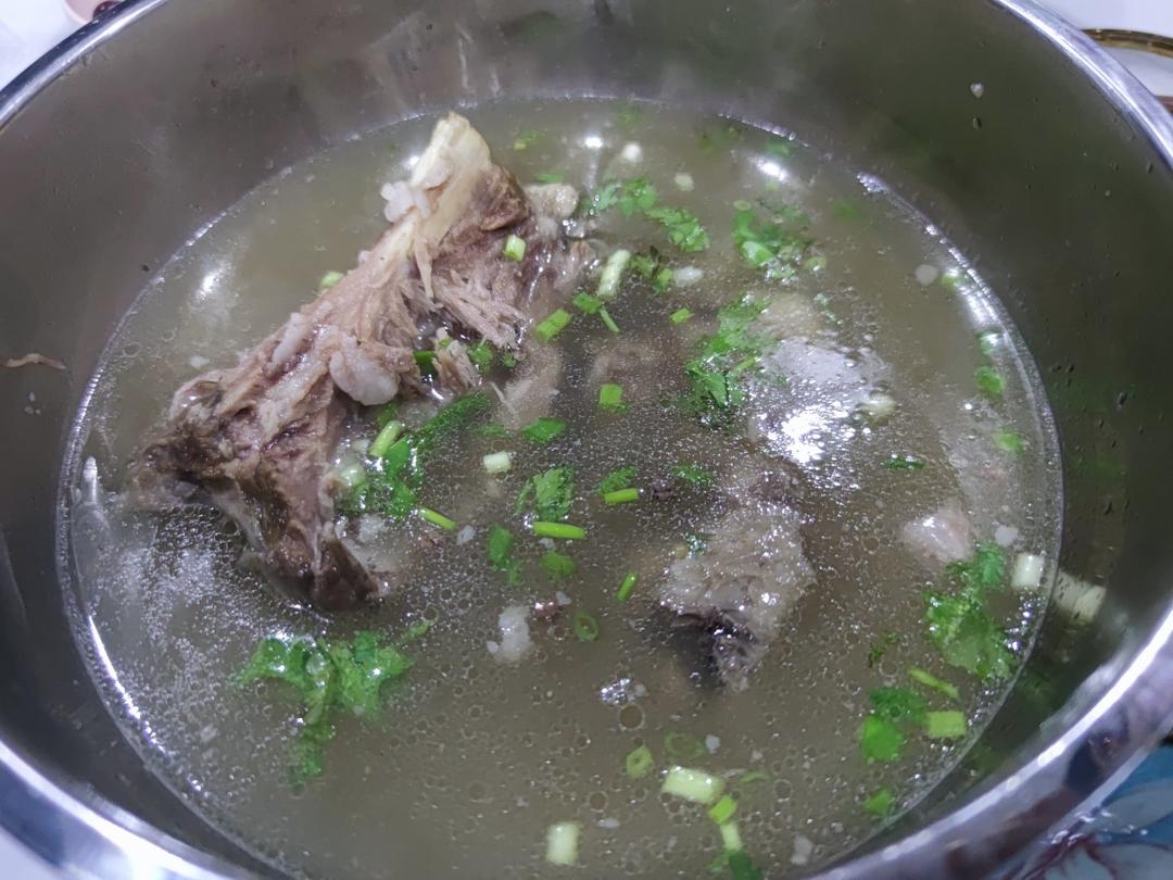 羊骨汤